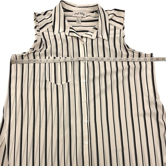 Sleeveless Striped Button-Down Top - Picture 5 of 8